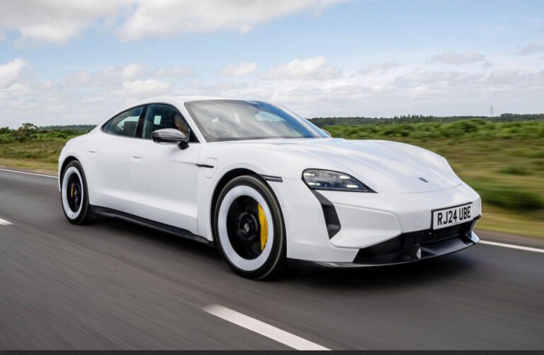 Porsche توقف مبيعات Taycan الكهربائية في بريطانيا بسبب مخاوف من سلامة البطارية