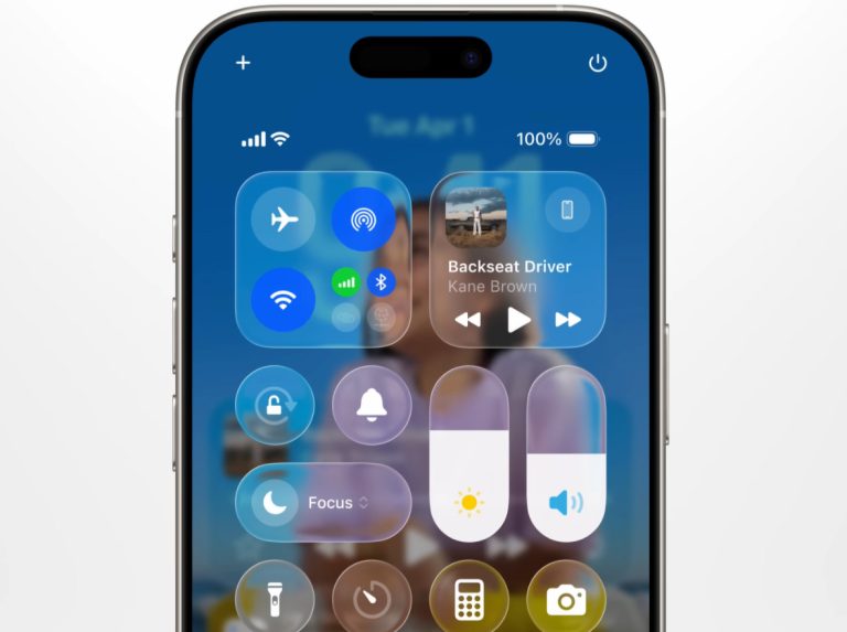 iOS 26 يواجه موجة انتقادات بسبب تصميم Liquid Glass وضعف وضوح النصوص