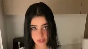  من هي الفاشينيستا زينب أمير بعد الحكم القضائي وترحيلها من مملكة البحرين؟